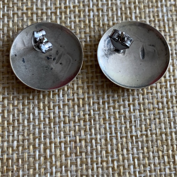 Native American storyteller earrings, pierced. - Picture 3 of 5